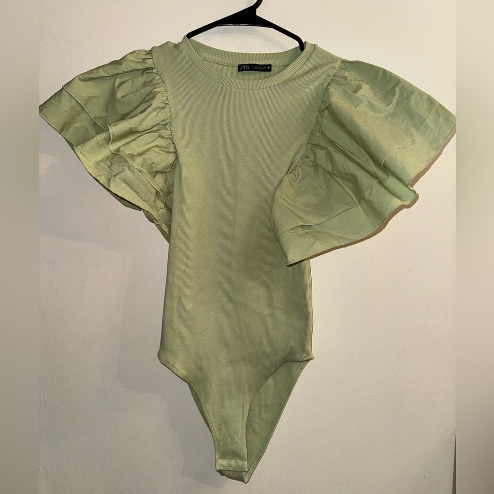Zara Light Green Puffy Short Sleeve Ribbed Bodysuit Size Small